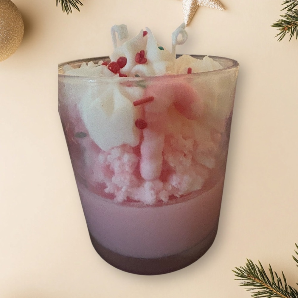 Peppermint 18oz peppermint candle with candy cane center non toxic NIB - Picture 3 of 4